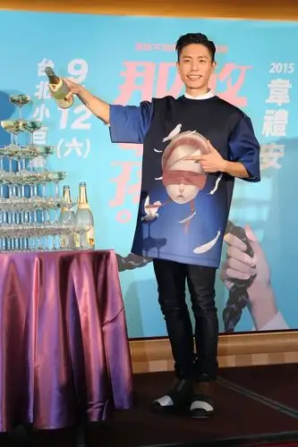 韦礼安攻蛋谢金燕力挺 庆功宴大秀好身材