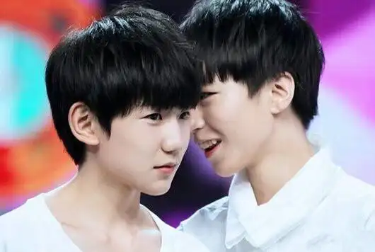 图揭秘王俊凯和王源为什么打架二人亲密合照流出