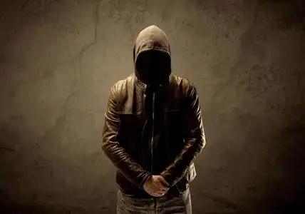 蒙面小偷卧底蒙面陌生人在黑暗中照片