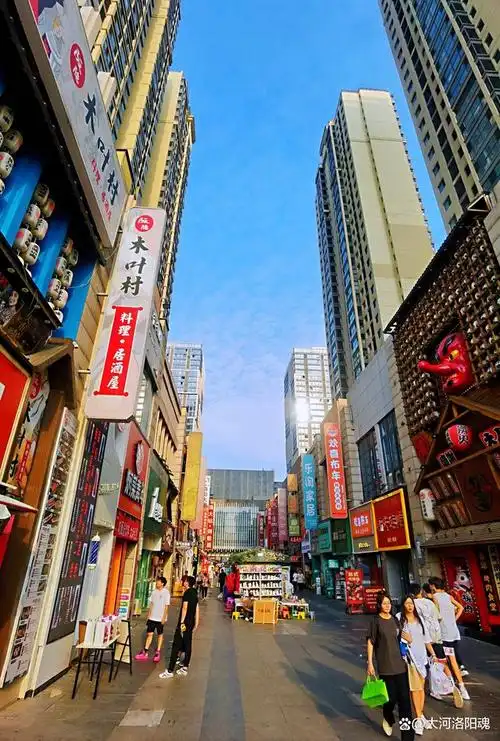 走进河南郑州二七金街感悟现代都市的与众不同潮流时尚的地方