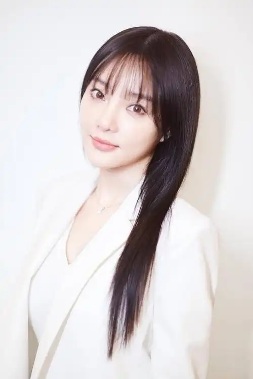 正式复出啦!晒李小璐美照,白西装配蓝牛仔,比范冰冰还漂亮