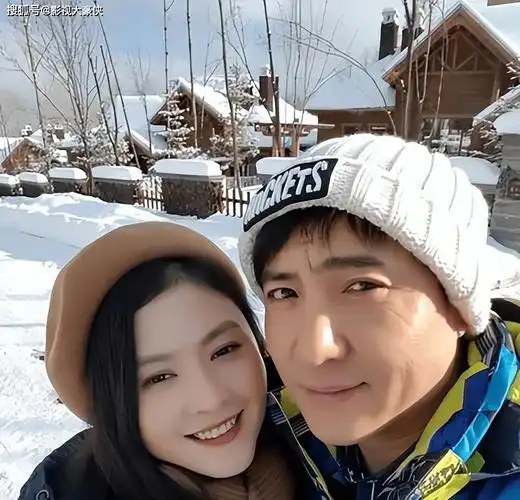 沈腾一家三口现身澳门,5岁儿子照曝光,体重直逼妈妈