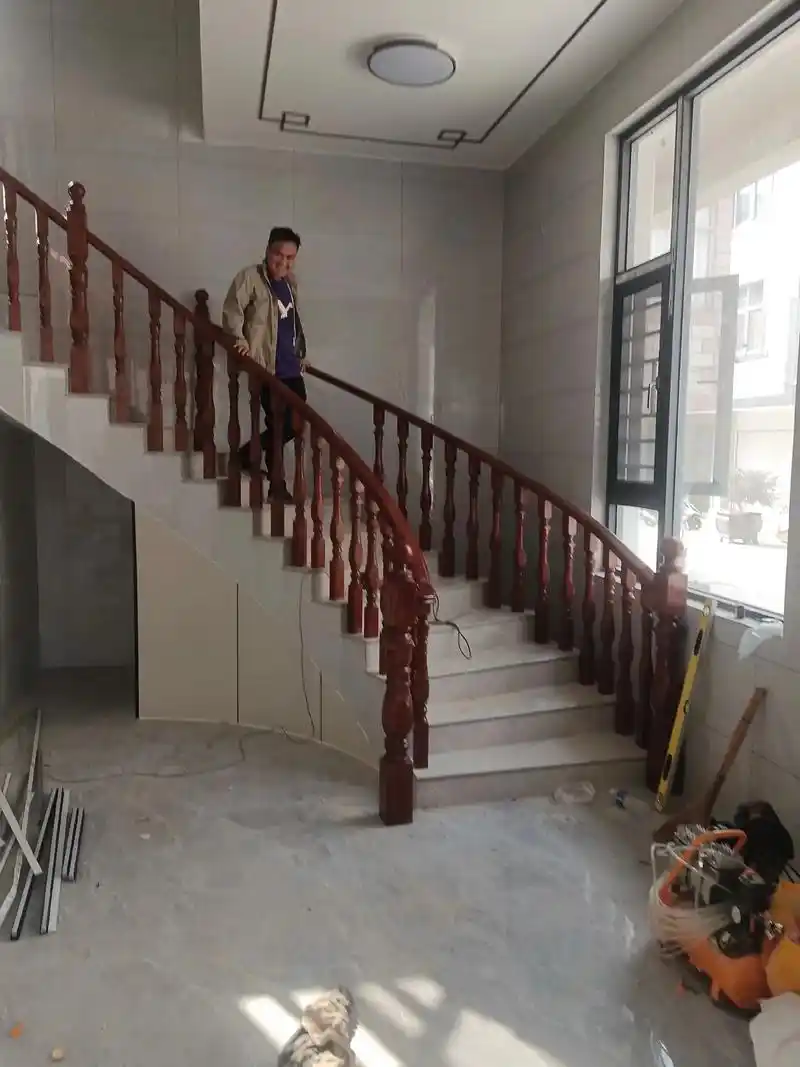 创艺实木楼梯#楼梯扶手安装效果图 #欢迎新老客户的光临 #祝 - 抖音