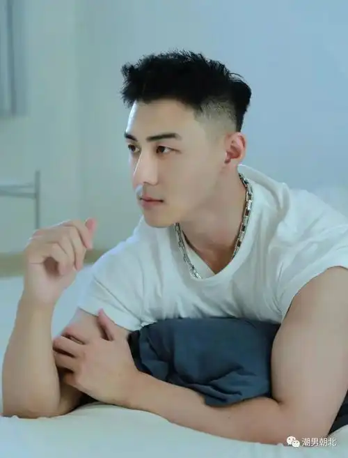 男生初夏适合剪短发发型这3款清爽帅气剪完颜值提升