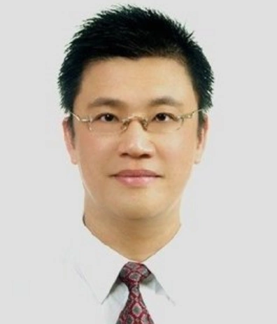 胡乱猜疑的时候,传媒又有了惊天一爆,三胎小王子的亲生父亲竟是苏致远