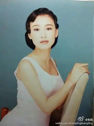 组图张庭微博自曝昔日旧照网友赞叹美丽一如往昔