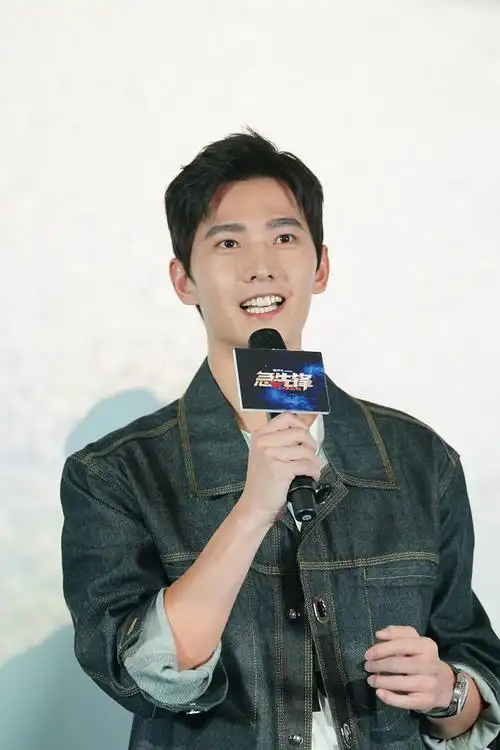 《急先锋》杨洋称合作成龙圆梦了 拒绝再和艾伦拍吻戏