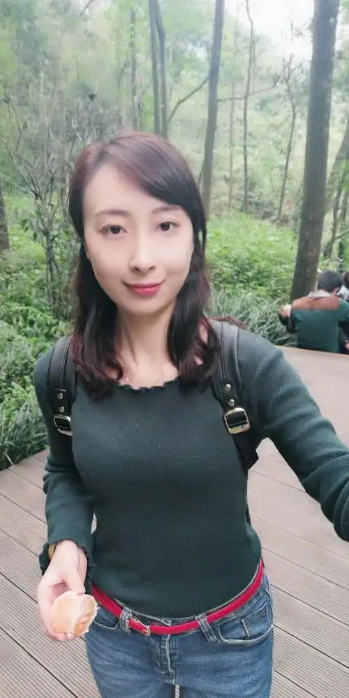 34岁离异女征婚照片(id:1345847)_重庆重庆征婚交友_我主良缘网