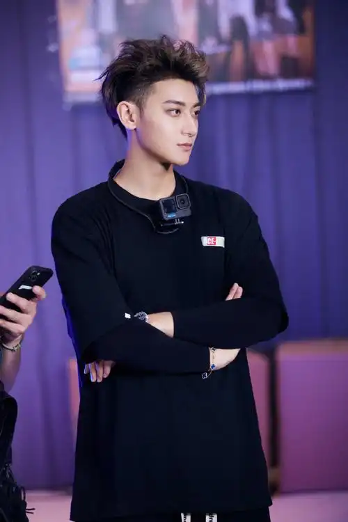 综艺之神再度降临,"比较可爱"的黄子韬@ace-youngkingyoungboss又将