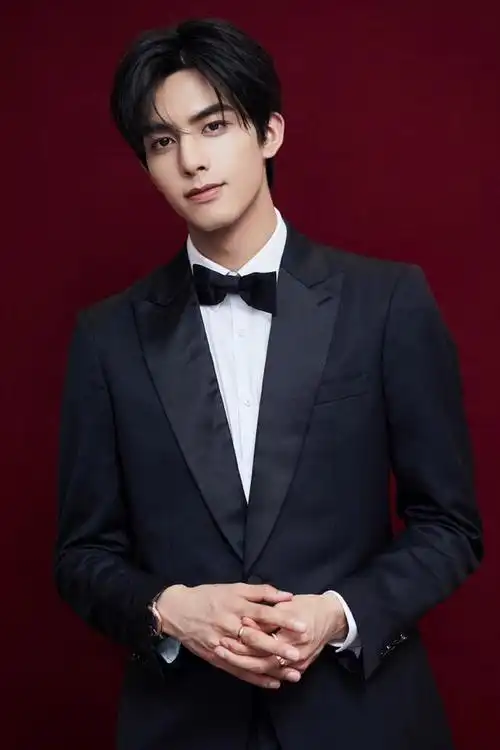 那些现代装或帅或苏,古装却一言难尽的男演员