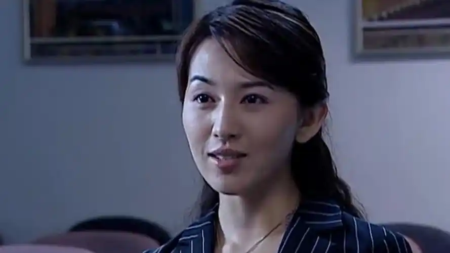 罪域: 张晓丽为了调查父亲死因, 化名旭梦晨应聘集团财务副总裁