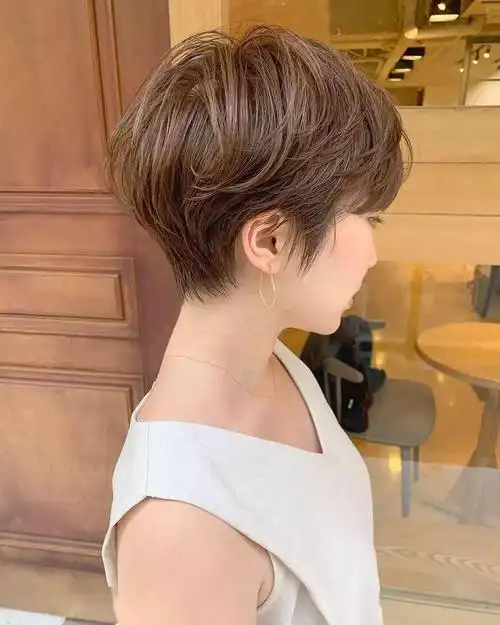 蓬松有型的纹理烫发型