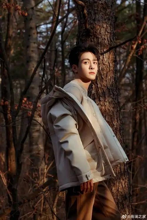 滴滴,#冬日限定超能之旅#未完待续,@曾舜晞joseph为你带来一组秋意浓