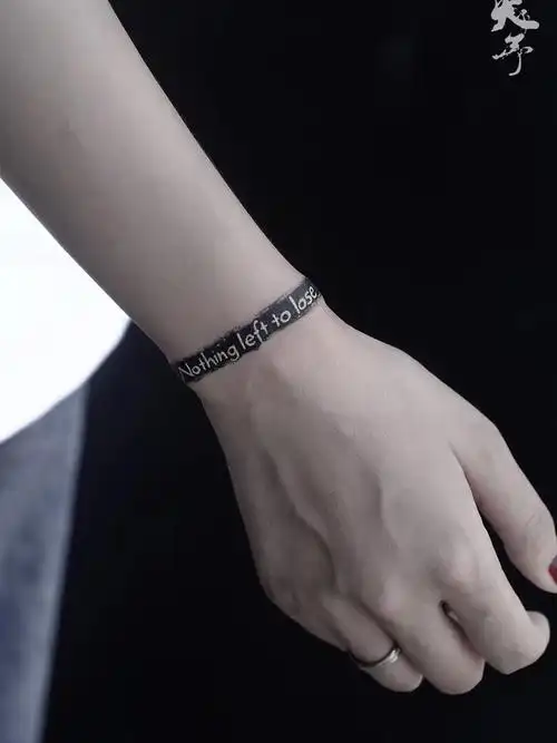 🖤 手环字母 🖤_纹身图案手稿图片_陈彦伊的纹身作品集