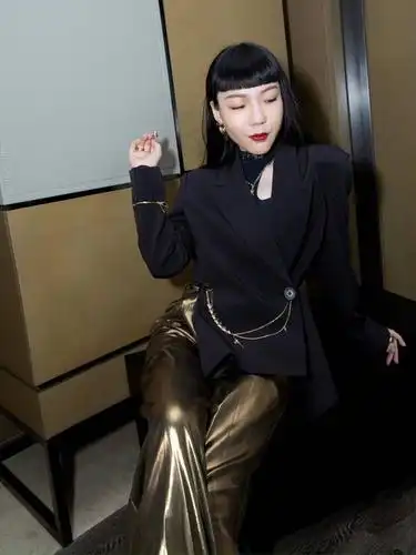 吴莫愁酷飒回归《2021中国好声音》新专辑8月推出