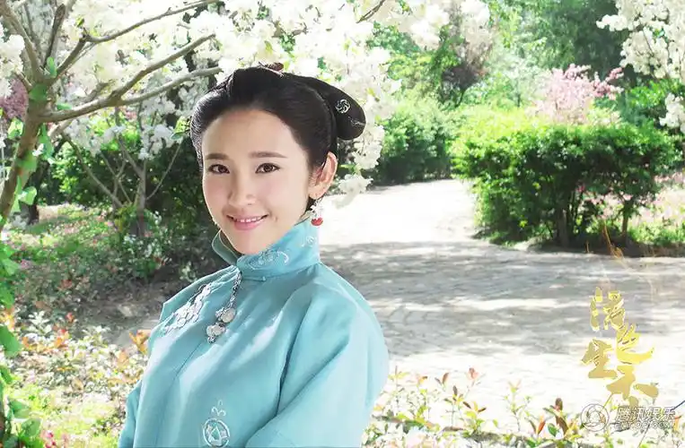 《 a target="_blank" href="/item/活色生香/13133563" data-lemmaid