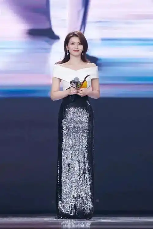 如今的刘涛,长按二维码,立即购买课程仅