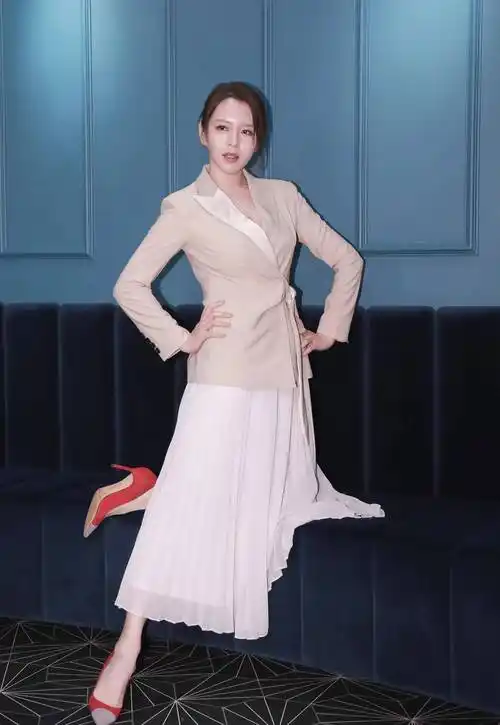 刘品言巴黎留学曾遭不公平待遇出道20年从偶像蜕变为演技派_hana_挑战