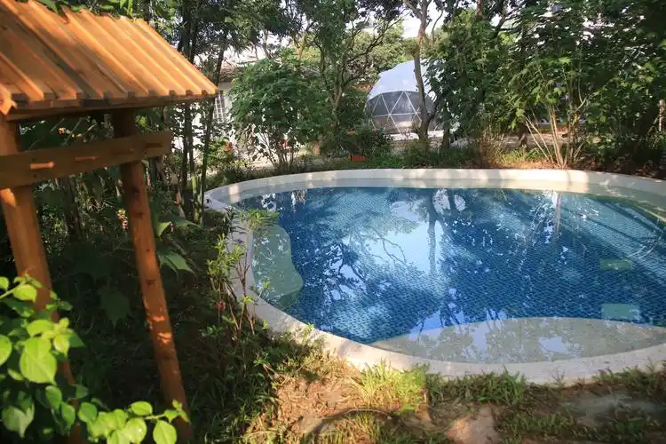 户外花园温泉泡池