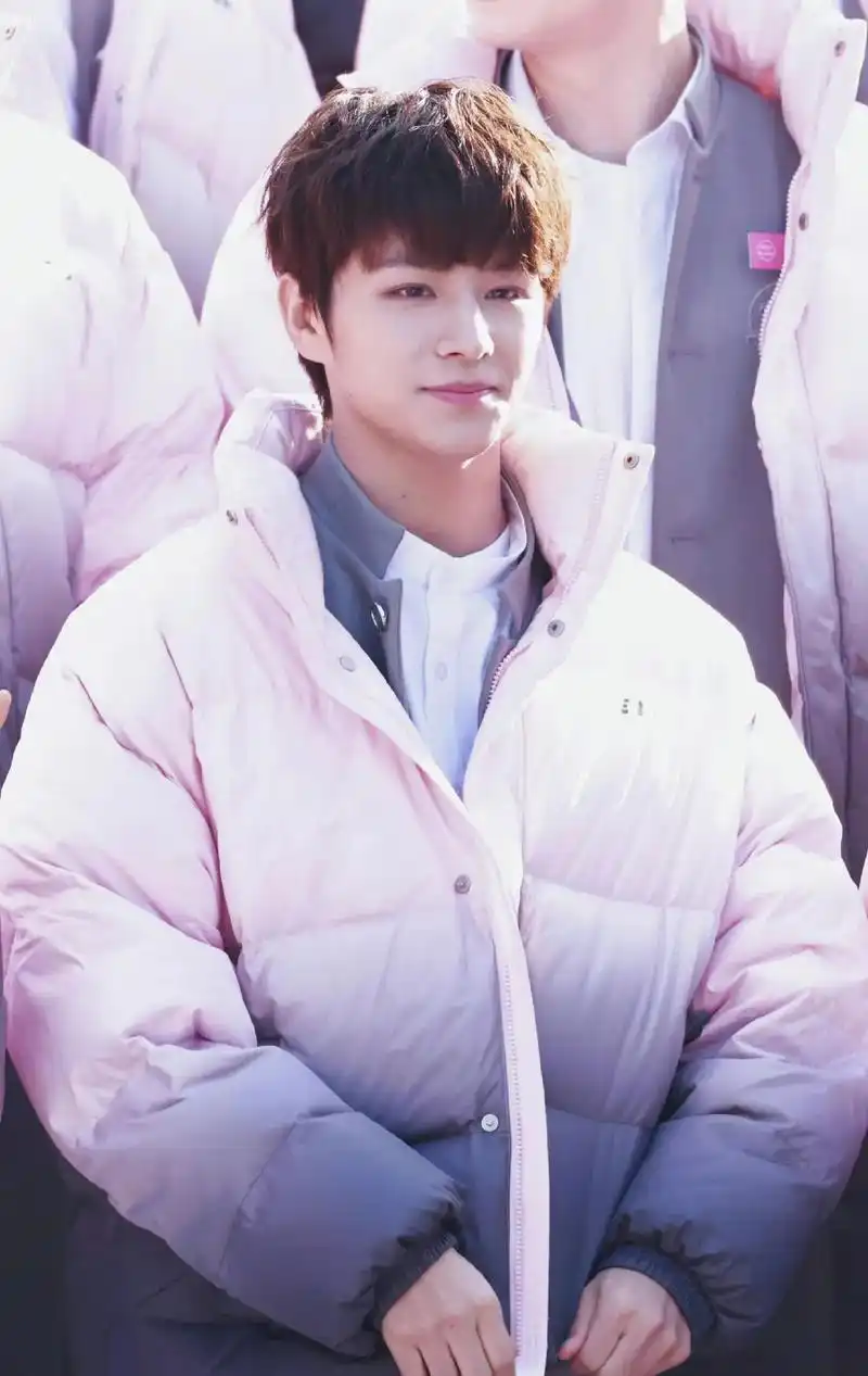 王子浩 热血小狗去勇敢追梦吧!看到他现在的努力就想到#染 - 抖音