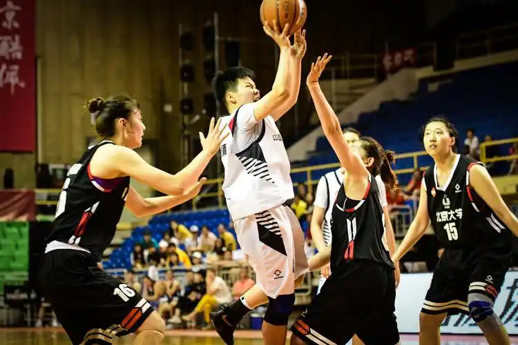 中国矿大女篮在第二十一届cuba中国大学生篮球一级联赛中获第四名