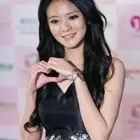 纯美可爱温婉感的安以轩头像