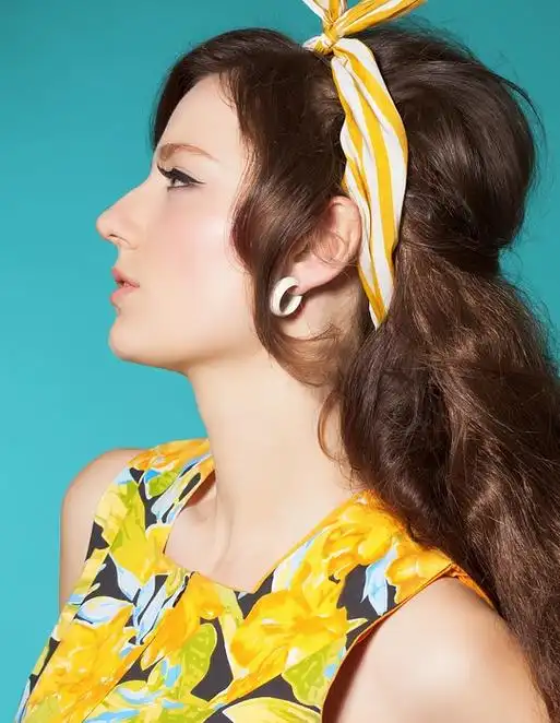 束发带可以搭配哪些发型使用?