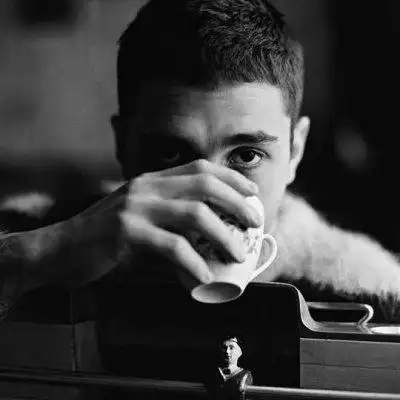 寻欢/欧美黑白男头/我在等你_男生头像_我要个性网