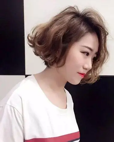 短发造型