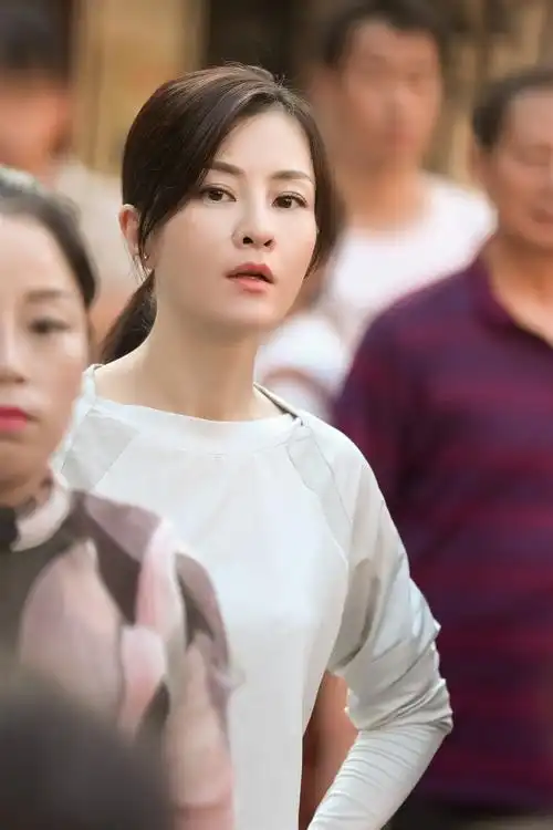 少年派裴音终于离婚网友风雨过后期待绽放