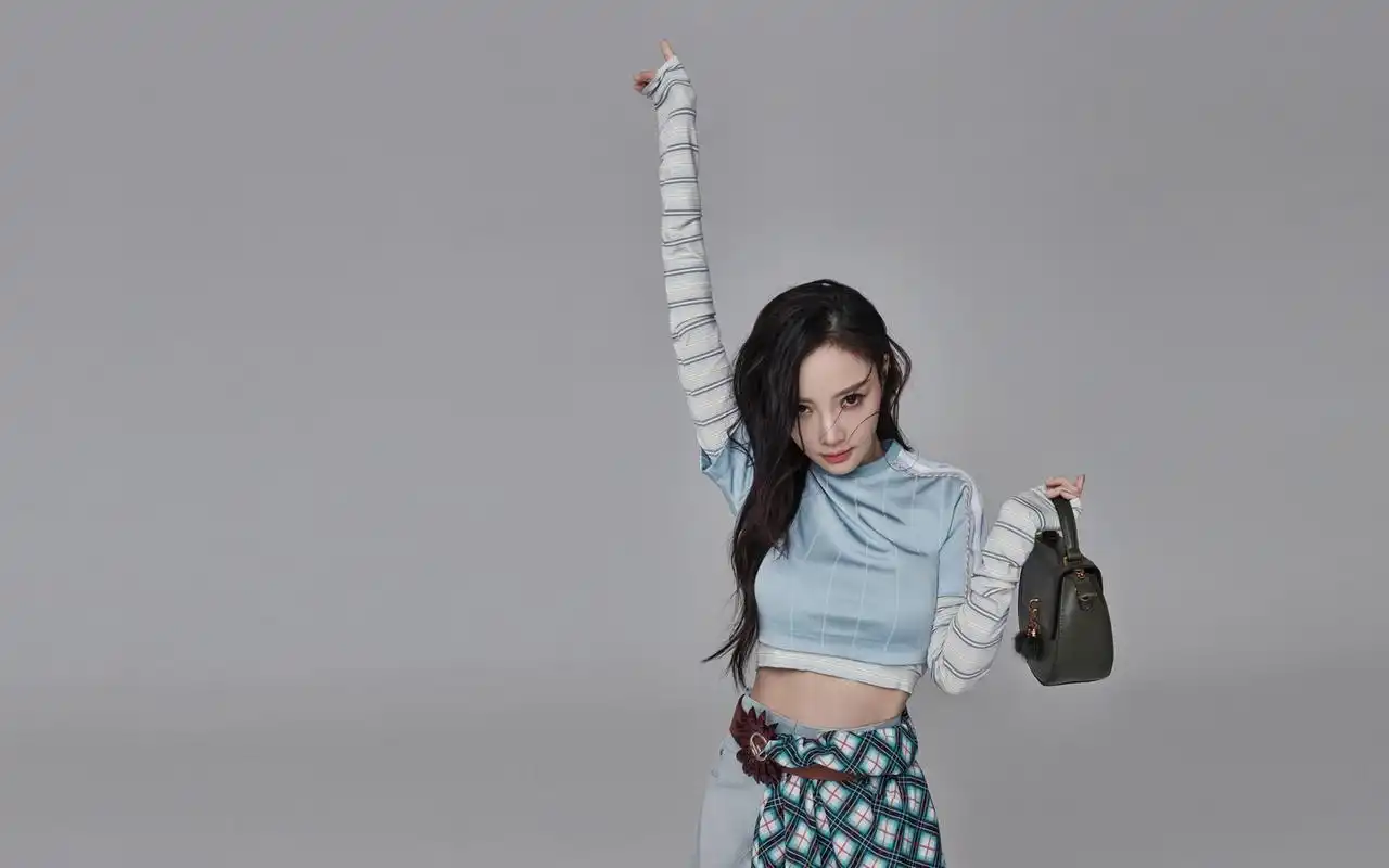 李小璐时尚写真高清电脑桌面壁纸