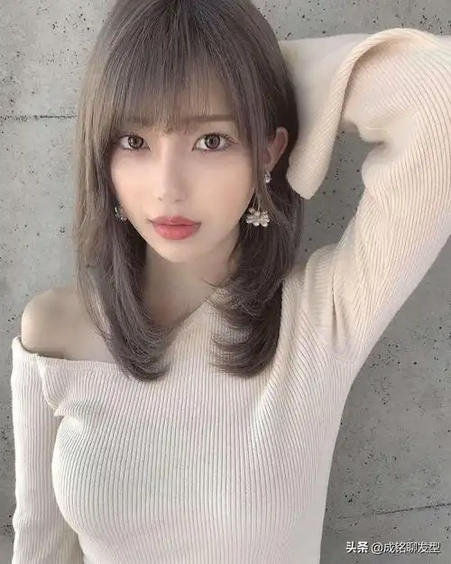 这10款精致时尚的长卷发今夏很流行,想换发型的小姐姐快来看看!
