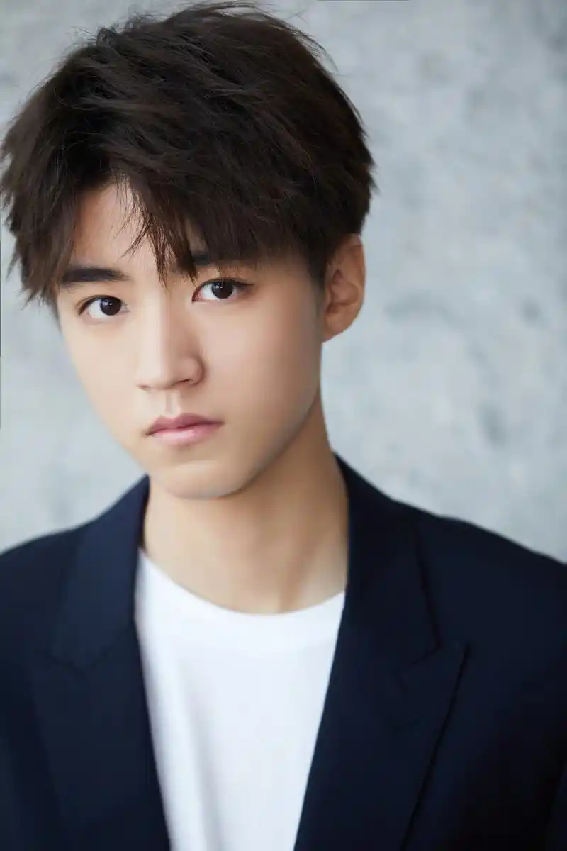 王俊凯你便是这颗星球的引力中心,凯boss的宇宙星系,即将一探究竟