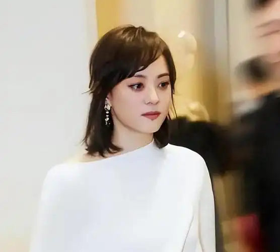 孙俪新剧开机,新发型年轻20岁,看到主演阵容收视有保障了