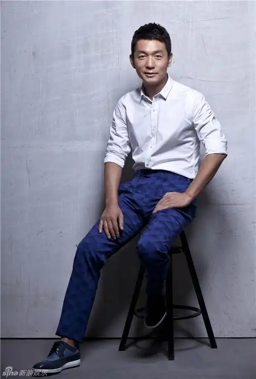 组图邢佳栋最新时尚写真柔情绅士暖男造型