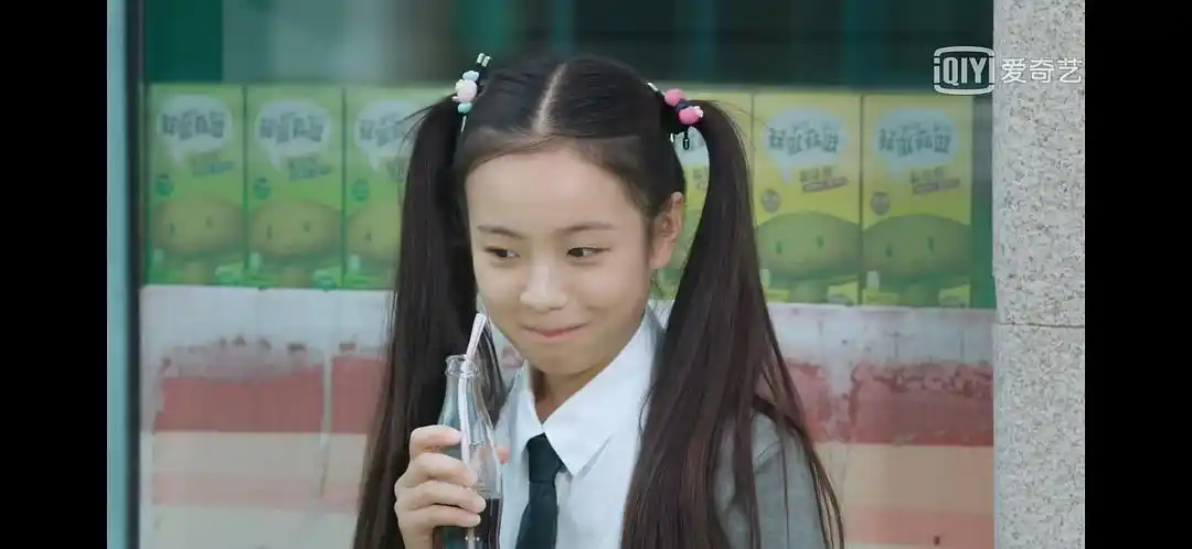 同学两亿岁长发李庚希