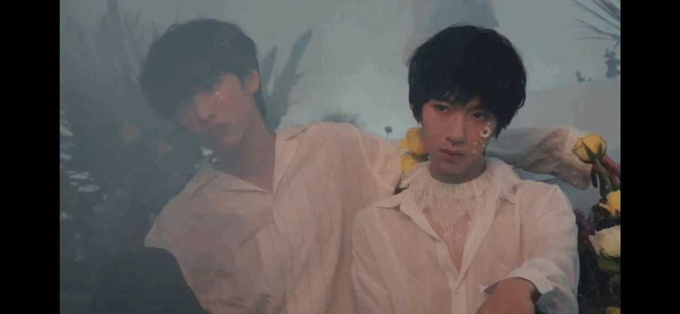 时代少年团是由马嘉祺,丁程鑫,宋亚轩,刘耀文,张真源,严浩翔,贺峻霖七