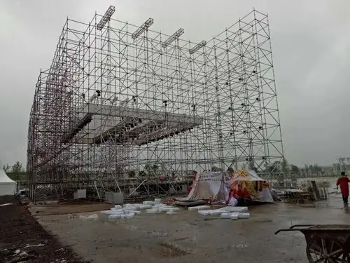 舞台搭建现场