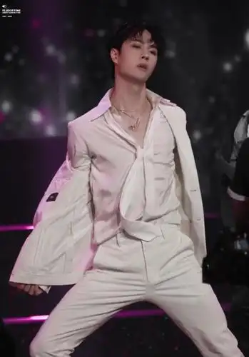 王一博,一个让直播界一哥和一姐同时放弃直播的男人!