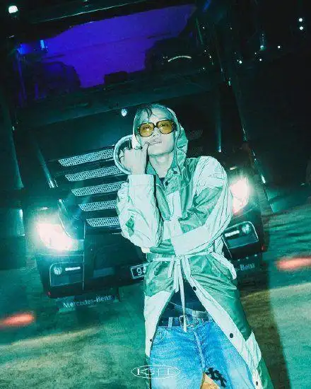 exo金钟仁概念照太炫酷大背头怒眉帅到失语唱功实力引关注