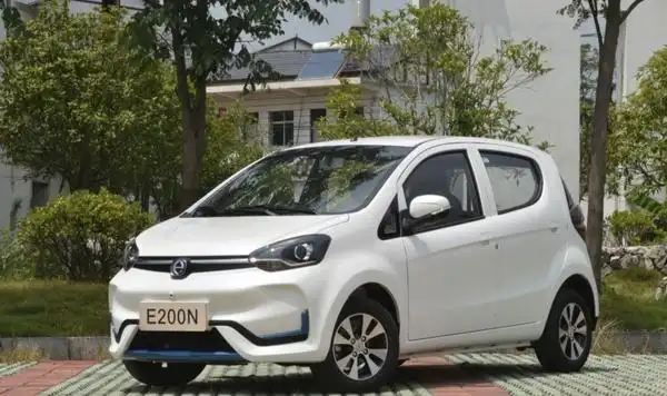 售价6.38万元起 续航302km 江铃e200n家族迎来新车型