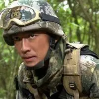 英姿飒爽的兵哥哥,男生头像图片-回车桌面