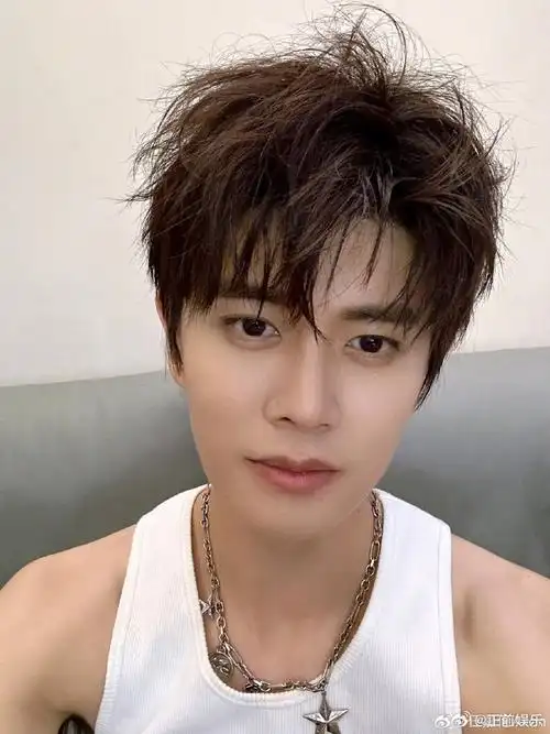 任嘉伦无袖##任嘉伦炸毛#任嘉伦无袖炸毛的国超好可爱!