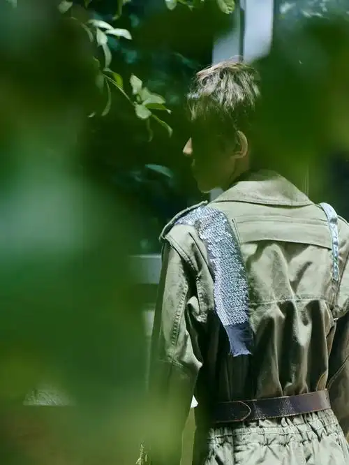 乐于跟随,亦步亦趋,王源粉丝永远喜欢看王源的背影