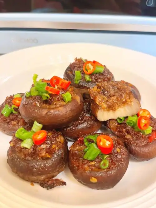 这样做的蒜蓉烤蘑菇给我鲍鱼都不换