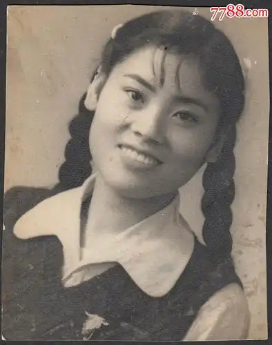 五十年代大辫子美女