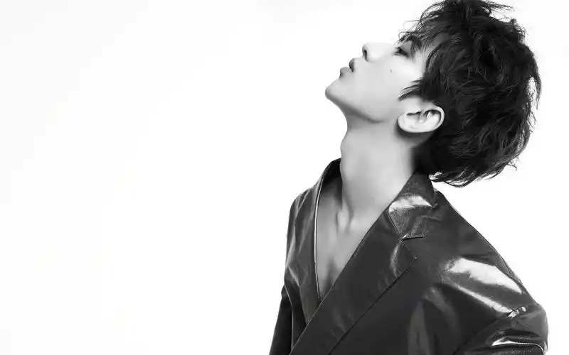 小鲜肉蔡徐坤帅气图片桌面壁纸_大陆明星_壁纸下载_美桌网