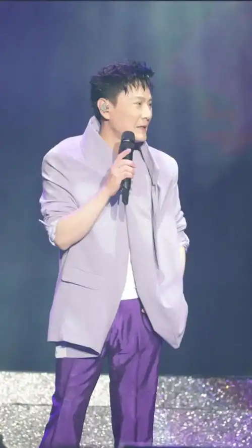 张信哲未来式20演唱会衢州站彩排叙述现场版live开口跪