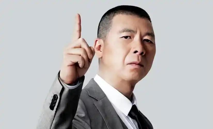 19年后,那个被冯小刚捧红的农村丫头,亲手把恩师拽出泥潭