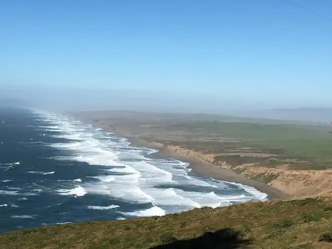 在太平洋的东北海岸边